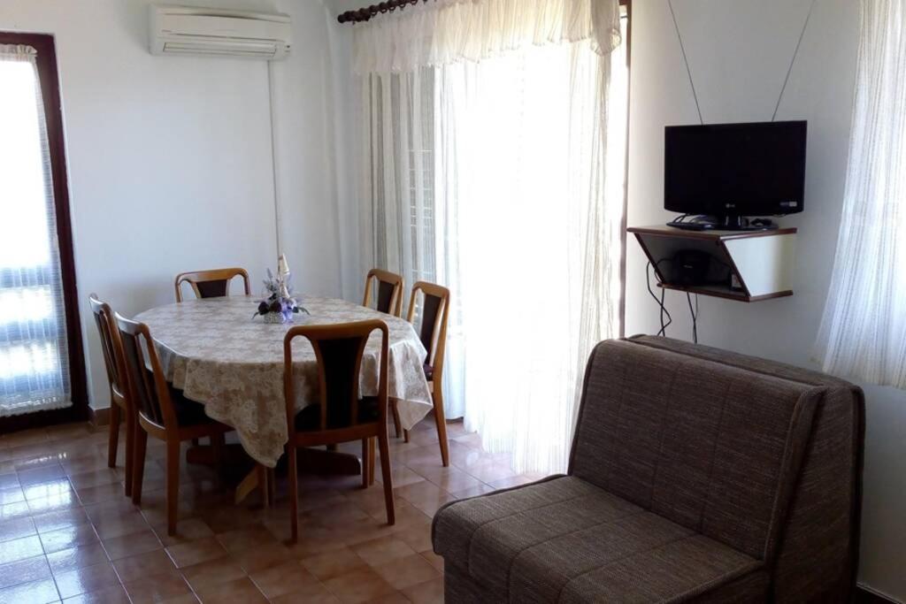 Apartment Zdenka Rasa Exterior photo